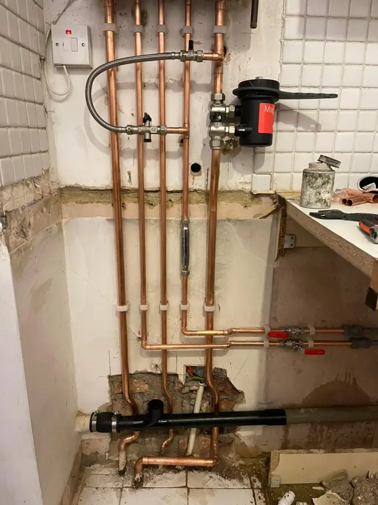 heating-pipework-copper-pipes-with-magnetic-filter
